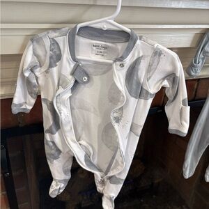 Burt's Bees Baby White and Gray Footie